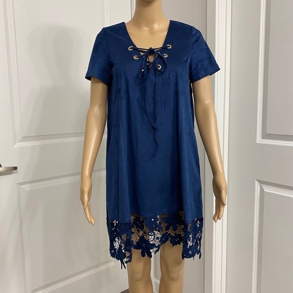 1st Sight Floral Lace Short Sleeve Mini Dress. Blue. Small. Resortwear, Cute - Picture 2 of 11